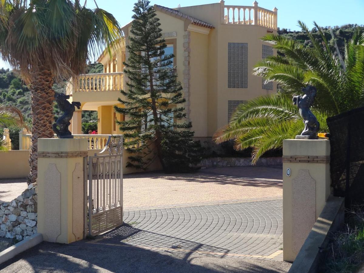 Villa Clairol Лос-Гальярдос Экстерьер фото