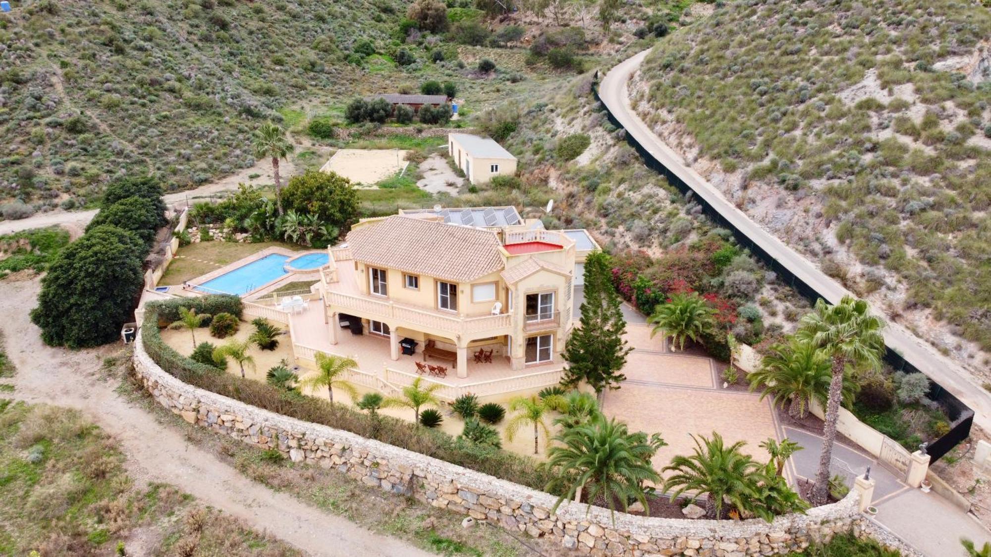 Villa Clairol Лос-Гальярдос Экстерьер фото